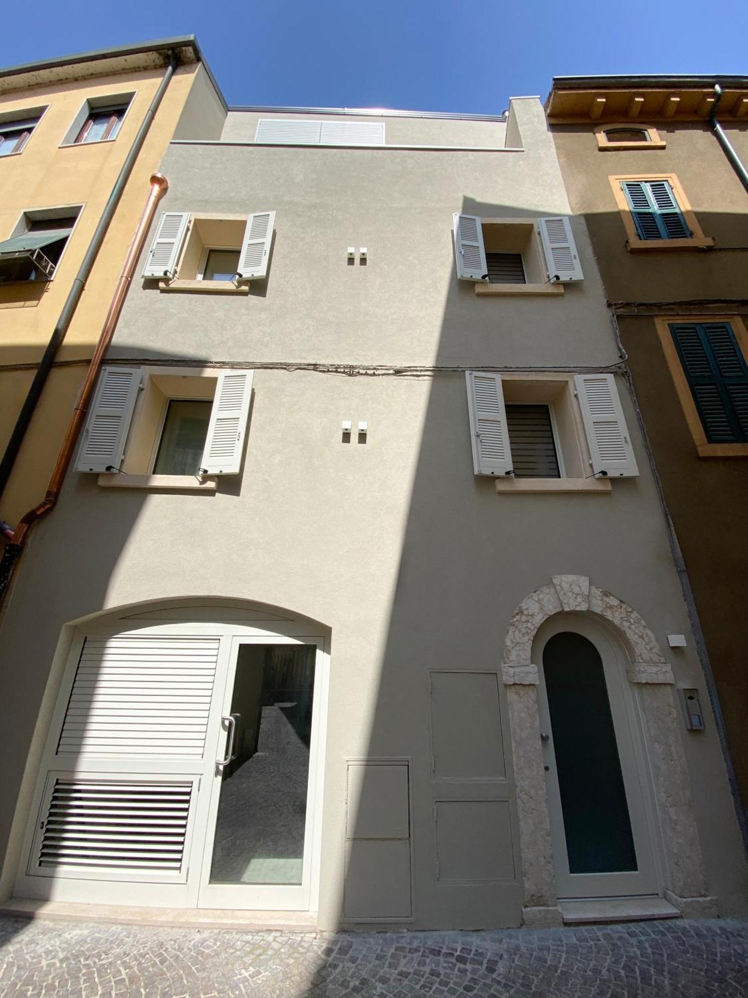Palazzo Cordigero - Apartments Пескьера-дель-Гарда Экстерьер фото